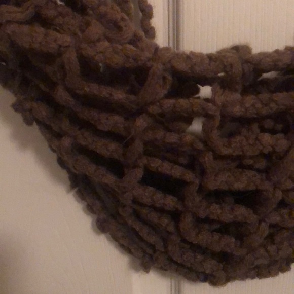 Brown fishnet infinity scarf - Picture 2 of 2